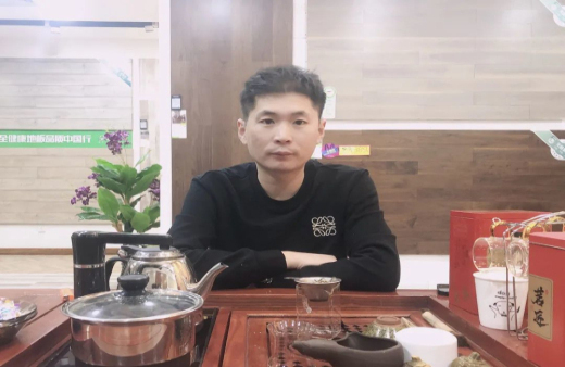 “世”在人為 | 世友地板大同經(jīng)銷(xiāo)商郝建強(qiáng)：知行合一，自強(qiáng)不息全力以赴創(chuàng)奇績(jī)